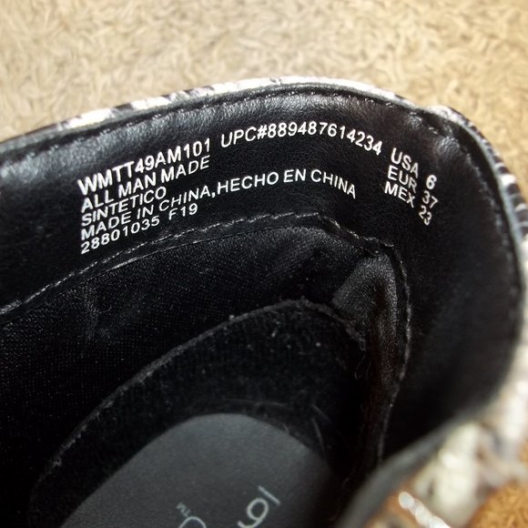 Time And Tru Women Ankle Boots Size 6 Snake Skin Zippers Memory Foam Cream Black - Picture 7 of 7